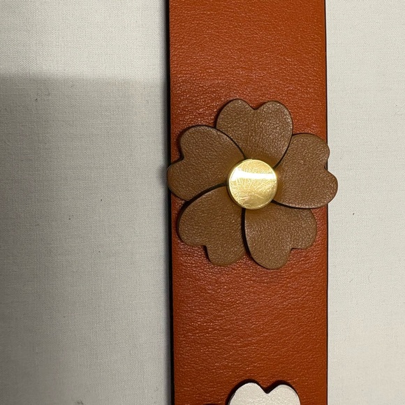 COPY - Michael Kors Orange Flower Guitar Crossbody Strap - Picture 5 of 6